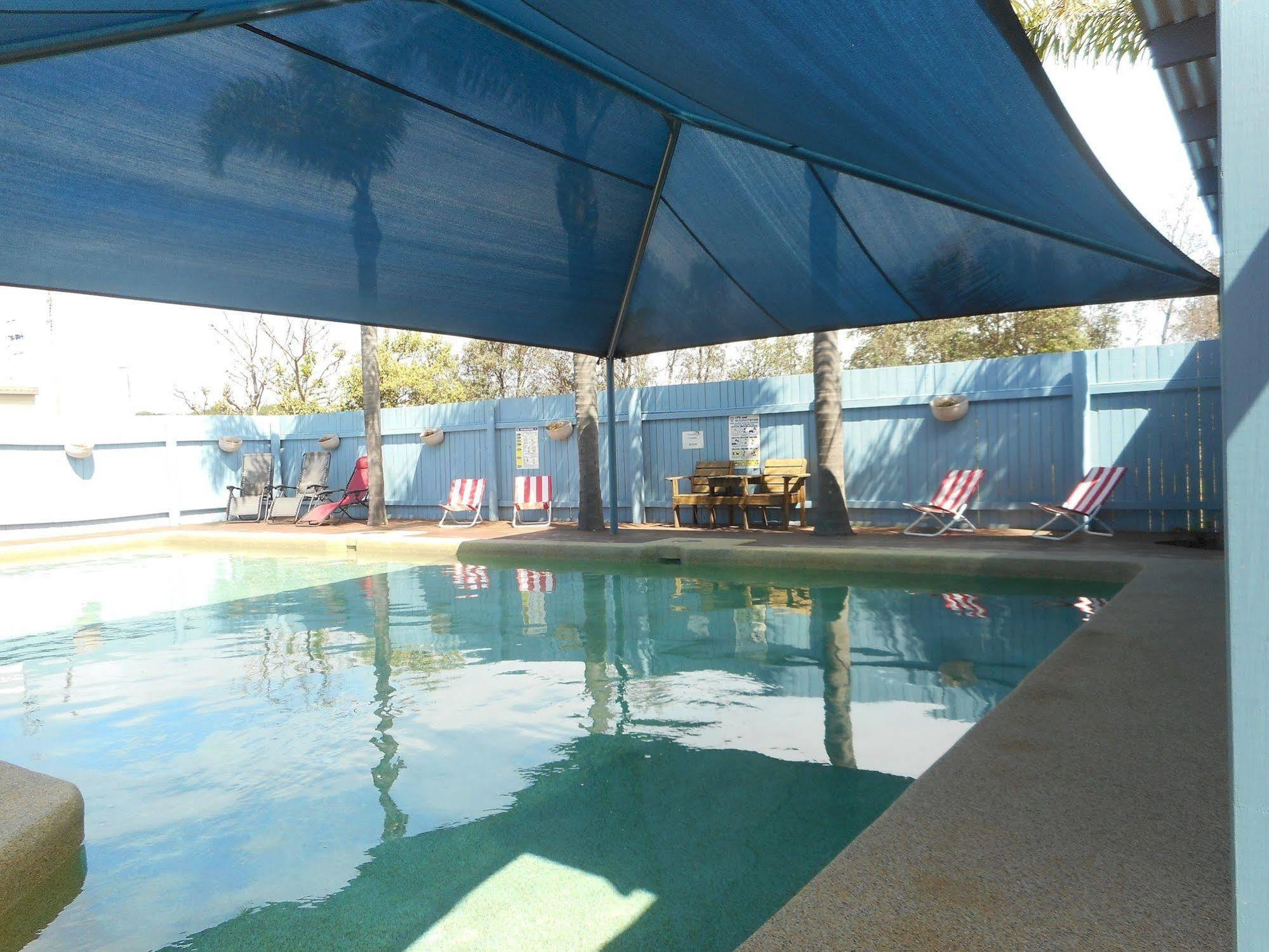 Two Shores Holiday Village Entrance ภายนอก รูปภาพ